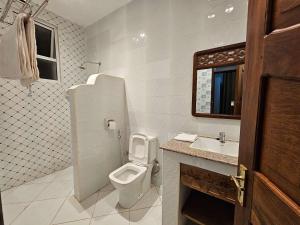 Ванная комната в Ras Kitao Holiday Villa +24 фотографии