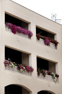 Hotel Bellevue Trogir的阳台或露台