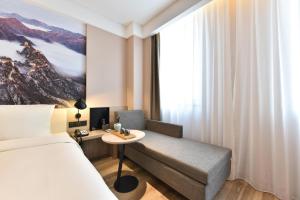 Letto o letti in una camera di Atour Hotel Beijing Yizhuang Mobile Silicon Valley