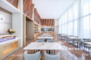 Restaurace v ubytování Atour S Hotel Zhuhai Gongbei Port NetEase Selected