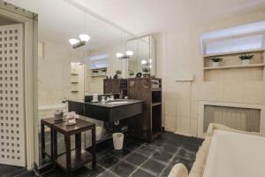 Nhà bếp/bếp nhỏ tại FIERA Milano-City LIFE FREE PARKING Villa Anglia' s Bridge +101 ảnh