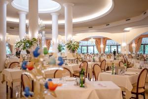 Restaurace v ubytování Hotel Apollo Terme + 37 fotografií