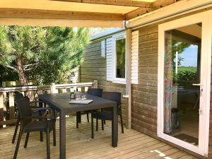 Gallery image of CAMP'HOTEL LE THAO LA ROCHELLE-ILE DE RE in LʼHoumeau