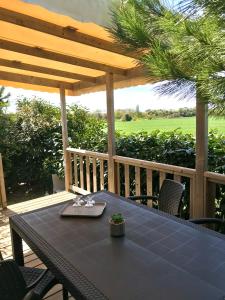 Gallery image of CAMP'HOTEL LE THAO LA ROCHELLE-ILE DE RE in LʼHoumeau