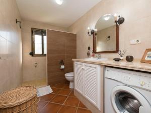 Kúpeľňa v ubytovaní Holiday Home Amado by Interhome