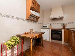 Kuchyňa alebo kuchynka v ubytovaní Holiday Home Amado by Interhome