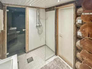 Bilik mandi di Holiday Home Keloveska by Interhome