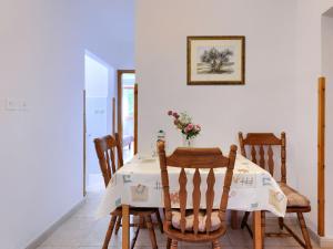 Posezení v ubytování Apartment Alba-5 by Interhome