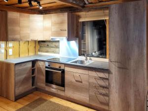 Köök või kööginurk majutusasutuses Holiday Home Kelosaajo by Interhome