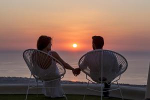 Gostje med bivanjem v nastanitvi Skyfall Suites - Adults Only