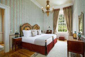 Cama ou camas em um quarto em Valverde Sintra Palácio de Seteais - The Leading Hotels of the World