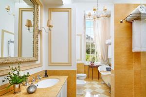 Um banheiro em Valverde Sintra Palácio de Seteais - The Leading Hotels of the World