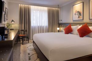 The Samuel Ryder Hotel St Albans, Tapestry Collection Hilton客房内的一张或多张床位