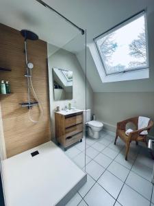 Kúpeľňa v ubytovaní Le Manamour, style Appart Hôtel à 10 min de Nevers