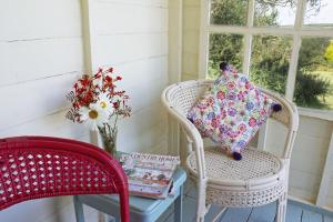 En balkon eller terrasse på Aggie's Cottage at Higher Mullacott + 42 billeder