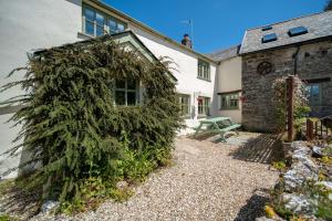 En have udenfor Higher Mullacott Farmhouse