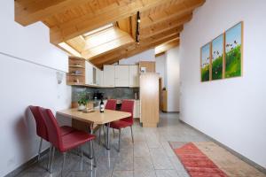 Kuchyň nebo kuchyňský kout v ubytování Apartments Aura