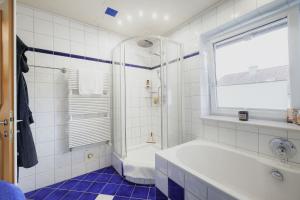 Bilik mandi di CATO Ferienhaus