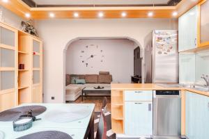 Η κουζίνα ή μικρή κουζίνα στο Your home away from home