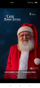 una foto de un Santa Claus en un sitio web en La Fenice, en Agropoli
