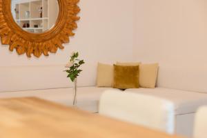 Posteľ alebo postele v izbe v ubytovaní Ground floor holiday apartment with terrace and pool in Puerto Banús, Marbella