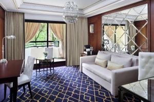 Posezení v ubytování Fes Marriott Hotel Jnan Palace