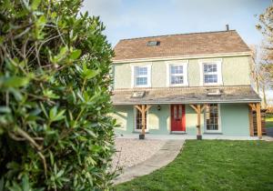 Το κτήριο όπου στεγάζεται  η παραθεριστική κατοικία