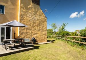 Vườn quanh Rose Cottage