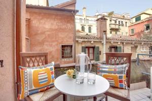 Balkón alebo terasa v ubytovaní Grimaldi Apartments Cannaregio