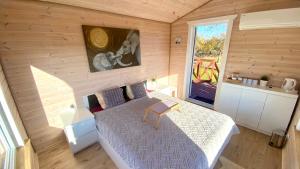 Ліжко або ліжка в номері Lake House