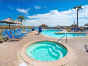 Πισίνα στο ή κοντά στο Amazing Saida beachfront 2 steps from amenities