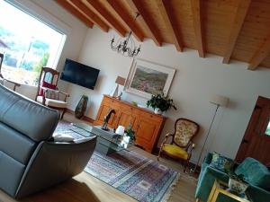 Televisyen dan/atau pusat hiburan di ATALOZTI Maison d'hôtes ST JEAN PIED DE PORT