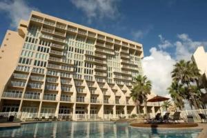 Πισίνα στο ή κοντά στο Luxury 6th Floor Beachfront Condo Amazing Views