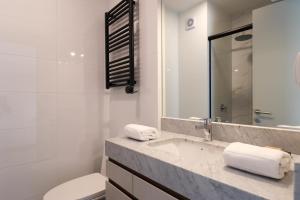 Koupelna v ubytování Captivating 1BR with Balcony in Miraflores