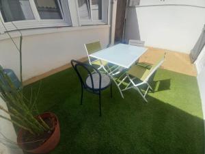 Patio nebo venkovní prostory v ubytování Un pied à terre dans la citadelle