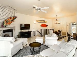 Afbeelding uit fotogalerij van Salt Life Pool Home ~ Ocean Views ~ Walk to Flagler Avenue ~ 604S in New Smyrna Beach +50 foto's