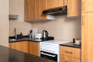 Fotografija v galeriji nastanitve Delightful stay at the 1BR apt with coastal view v Dubaju