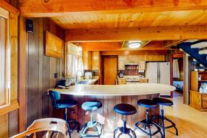Köök või kööginurk majutusasutuses Tranquil Treehouse Haven