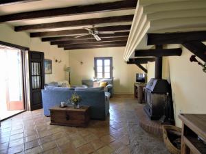 Posedenie v ubytovaní Cottage in Antequera with Pool near El Torcal