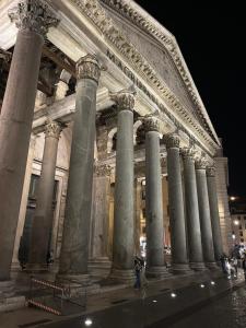 Fotografia z galérie ubytovania Trevi fountain apartment v Ríme