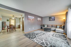 Φωτογραφία από το άλμπουμ του Houghton Lake Vacation Rental - Walk to the Water! σε Houghton Lake