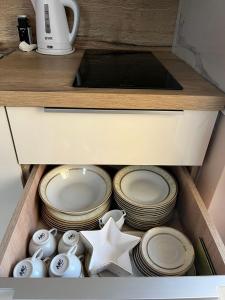 Coffee and tea making facilities at PANDORA AVENY CACAK