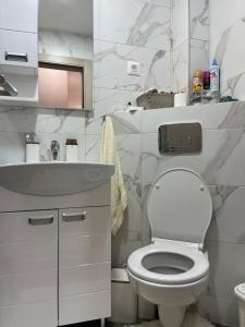 A bathroom at PANDORA AVENY CACAK
