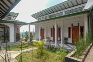 Zahrada ubytování RedDoorz Syariah @ Jalan Dieng Wonosobo 2