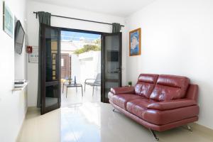 A seating area at APARTMENT TIMPLE Puerto del Carmen