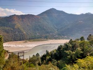 Afbeelding uit fotogalerij van The Pinelamp Homestay Lachori in Dalhousie
