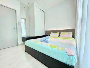 מיטה או מיטות בחדר ב-Straits Garden Suites Penang