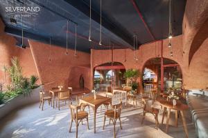 Restoran või mõni muu söögikoht majutusasutuses Silverland Bến Thành