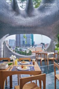 Restoran või mõni muu söögikoht majutusasutuses Silverland Bến Thành