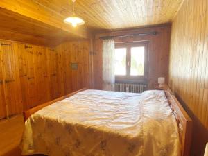 Ένα ή περισσότερα κρεβάτια σε δωμάτιο στο La Rondine - Appartamento Panoramico 6 Posti Letto In Villetta